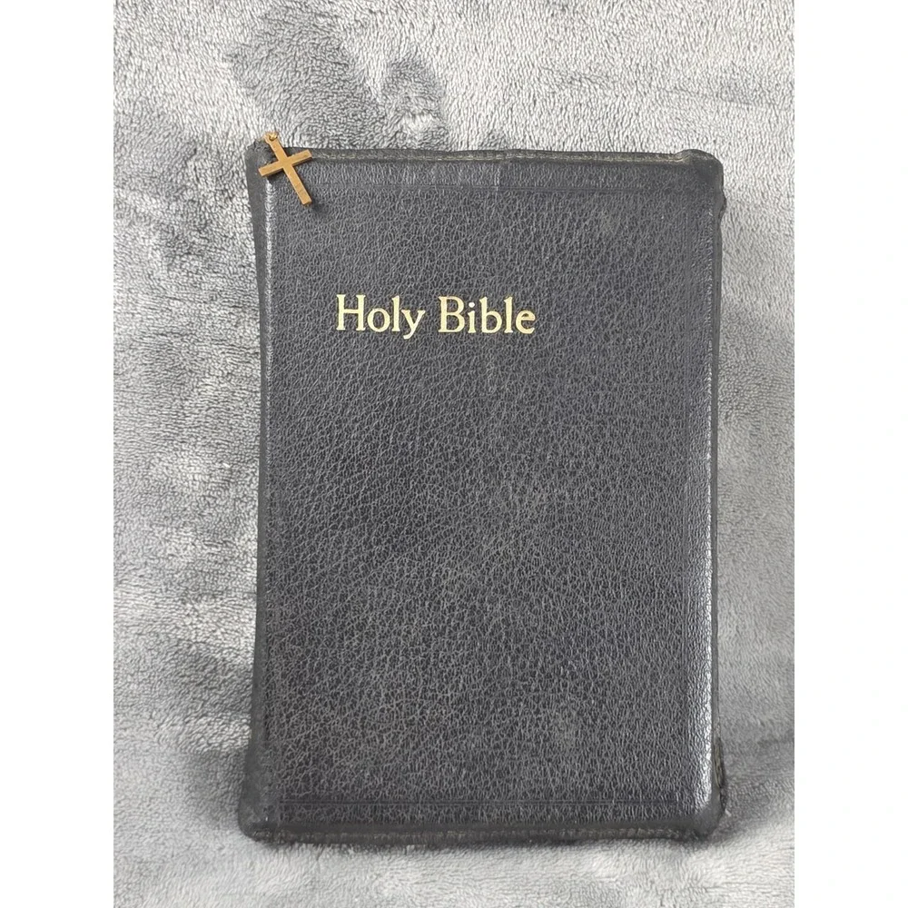 Vintage KJV Holy‎ Bible Concordance Dictionary Zippered Revised Red Letter World